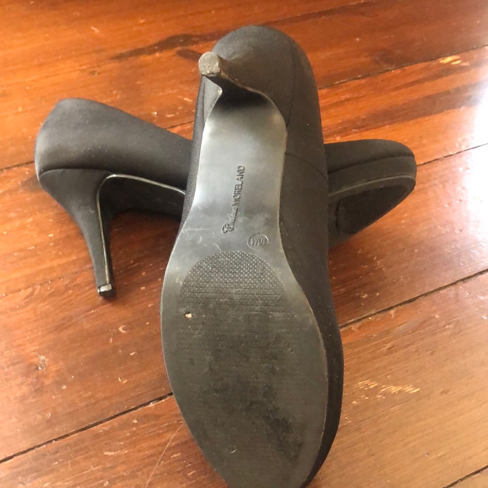 Black pumps - Picture 3 of 3